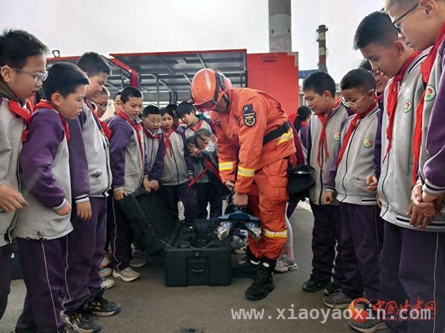 庆阳：“火焰蓝”牵手“红领巾”开启消防安全新旅程，庆阳“火焰蓝”与“红领巾”携手，共筑消防安全梦