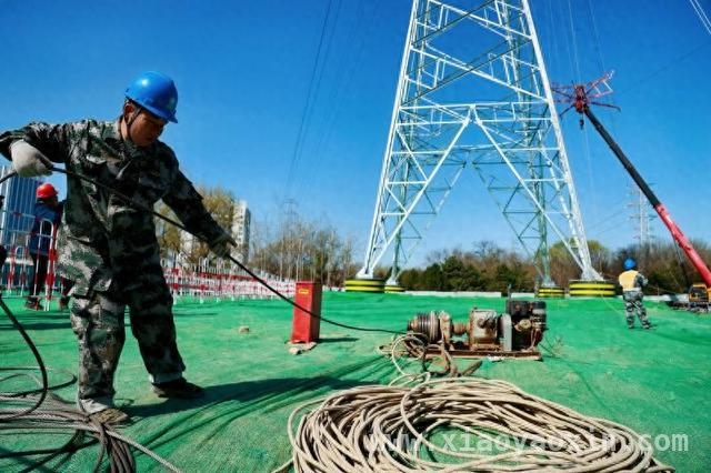 海淀区电网迁改工程，移动式伞形跨越架提升建设效率