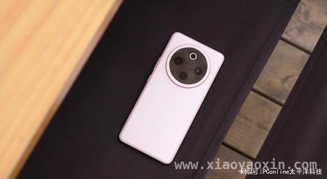 告别电量焦虑，vivo Y300 Pro续航实力惊艳！，vivo Y300 Pro：超亮护眼屏，视觉与健康的完美融合