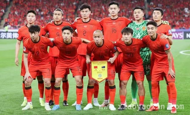 虽输球但经济火爆，国足世预赛背后的惊人效益与晋级困境