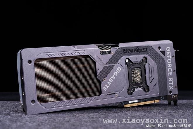 技嘉RTX 5070 GAMING OC 12G魔鹰显卡：赛博机甲美学与卓越性能的融合，技嘉RTX 5070魔鹰显卡：远超上代，性能飙升！