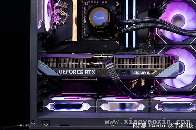 技嘉RTX 5070 GAMING OC 12G魔鹰显卡：赛博机甲美学与卓越性能的融合，技嘉RTX 5070魔鹰显卡：远超上代，性能飙升！