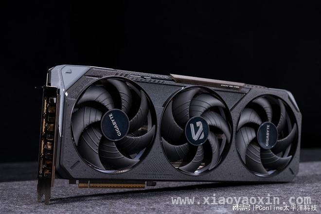 技嘉RTX 5070 GAMING OC 12G魔鹰显卡：赛博机甲美学与卓越性能的融合，技嘉RTX 5070魔鹰显卡：远超上代，性能飙升！