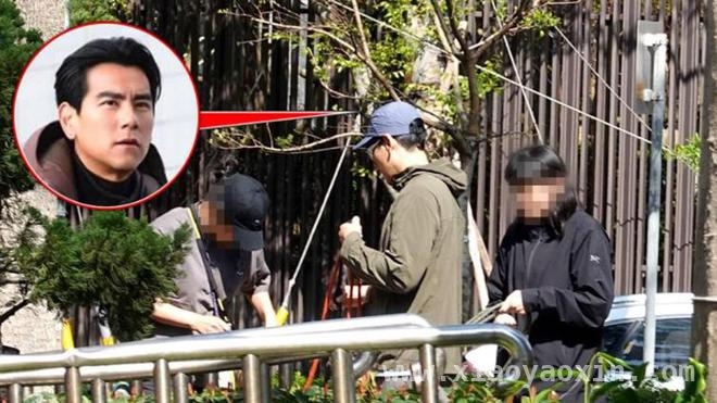 彭于晏遛狗被拍，和家人的相处太有爱啦！ 彭于晏全家出动遛狗，温馨画面太治愈！