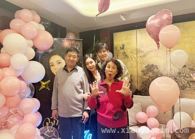 秋瓷炫于晓光带娃逛环球，接地气生活引关注