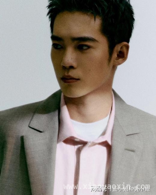 探索迪奥2025春季男装，多元灵感与经典传承的完美碰撞，迪奥2025春季男装系列来袭，于适刘宪华精彩演绎时尚魅力