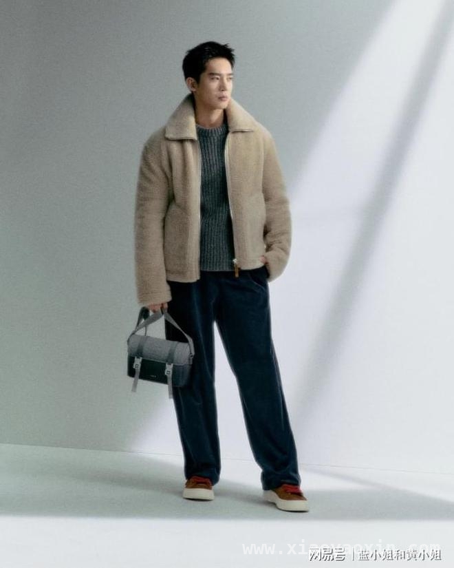 探索迪奥2025春季男装，多元灵感与经典传承的完美碰撞，迪奥2025春季男装系列来袭，于适刘宪华精彩演绎时尚魅力