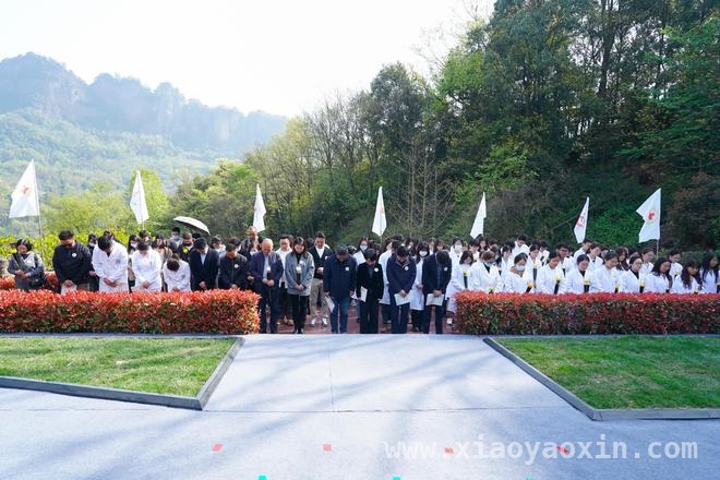 华西医院连续十年清明前缅怀器官捐献者，爱与生命延续