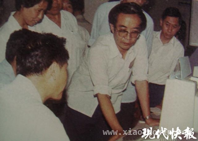 “玩”出意义！老教师自驾遍全国开展科技义教