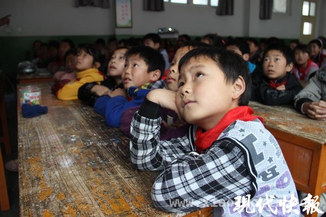 “玩”出意义！老教师自驾遍全国开展科技义教