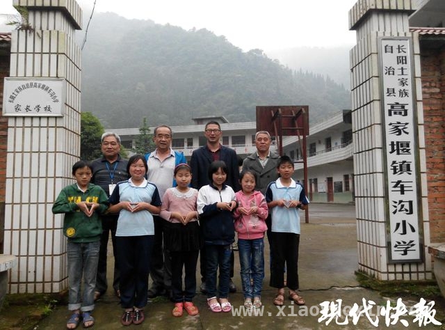 “玩”出意义！老教师自驾遍全国开展科技义教