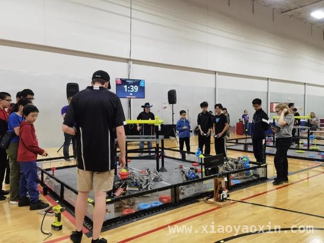 VEX机器人全球总决赛：黄浦教育成果在国际舞台绽放，黄浦区青少年科技团队：VEX机器人赛场上的夺冠传奇