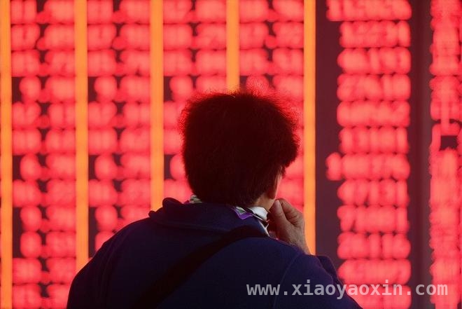 川宝加税引发全球恐慌，各板块投资策略如何调整？，8年坚守，大龙陪你应对股市风云变幻