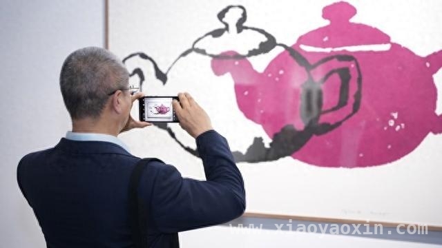 “东西汇梦”：中意版画碰撞出文化火花，虹口见证：中意艺术家以版画续写交流传奇