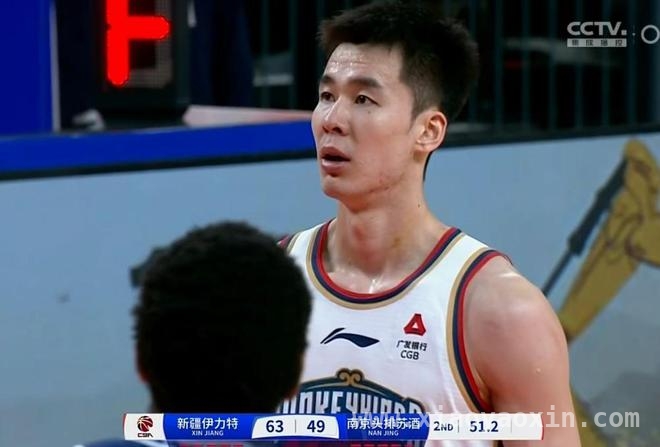 季后赛附加赛：新疆男篮7分优势击败同曦，林葳闪耀难挽败局