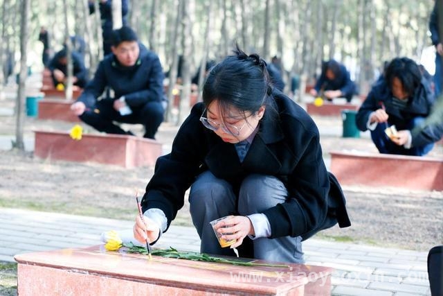 兰州战役无名烈士：数字墓碑下的不朽英魂，兰州烈士陵园：无名烈士的精神在新时代回响