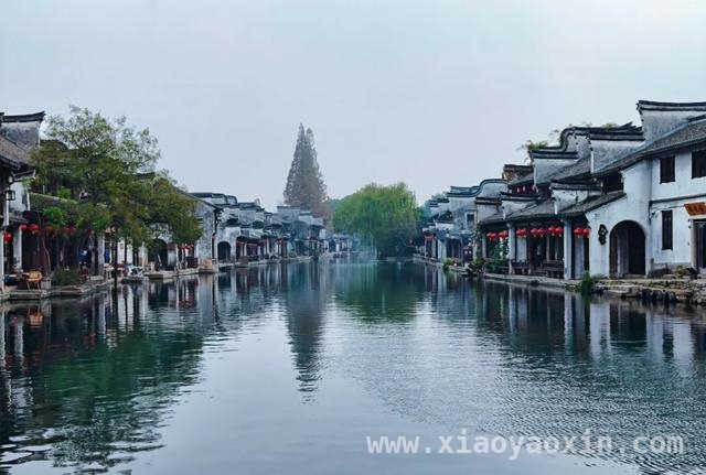 2025清明，跟着高铁领略江南水乡古镇之美，高铁织网，清明假期开启江南古镇寻韵之旅