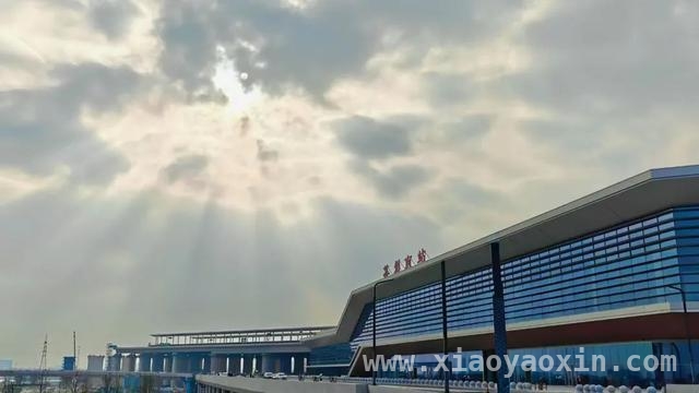 2025清明，跟着高铁领略江南水乡古镇之美，高铁织网，清明假期开启江南古镇寻韵之旅