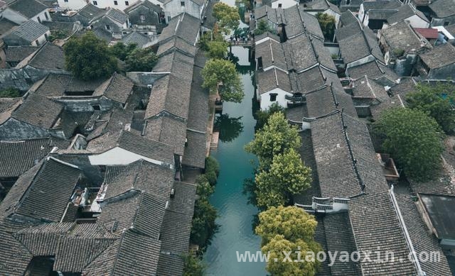 2025清明，跟着高铁领略江南水乡古镇之美，高铁织网，清明假期开启江南古镇寻韵之旅