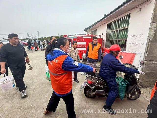 漕泾镇清明祭扫：多举措保障安全与文明，漕泾镇清明：联防联控，传承缅怀先辈精神