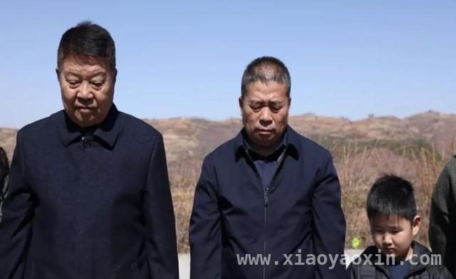 84年守护，梁家六代人与无名英烈的深情守望，无名烈士的84年守护：梁家六代人的赤诚坚守