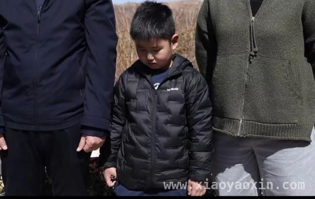 84年守护，梁家六代人与无名英烈的深情守望，无名烈士的84年守护：梁家六代人的赤诚坚守