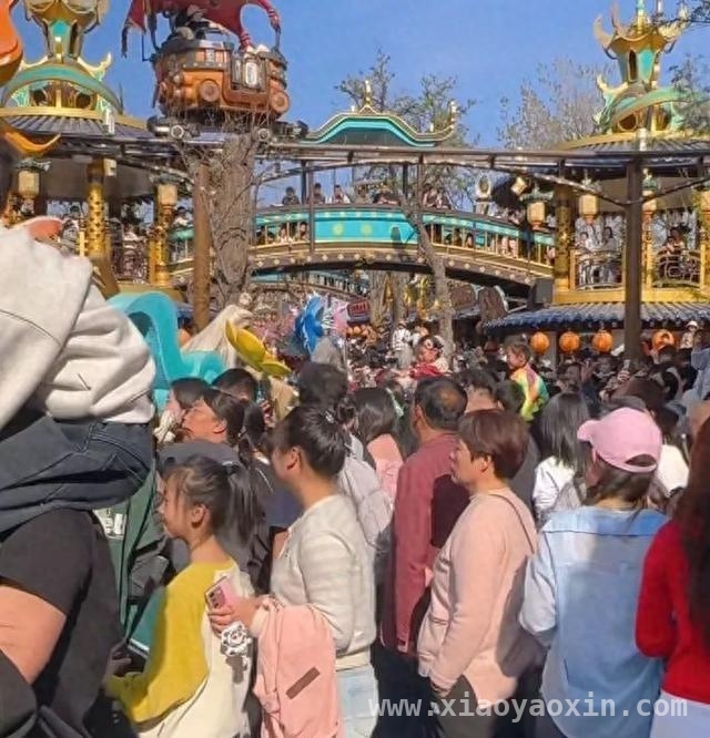 开封万岁山武侠城清明之乱：预约崩了，限流来了，清明假期，开封万岁山武侠城预约系统“掉链子”引游客不满